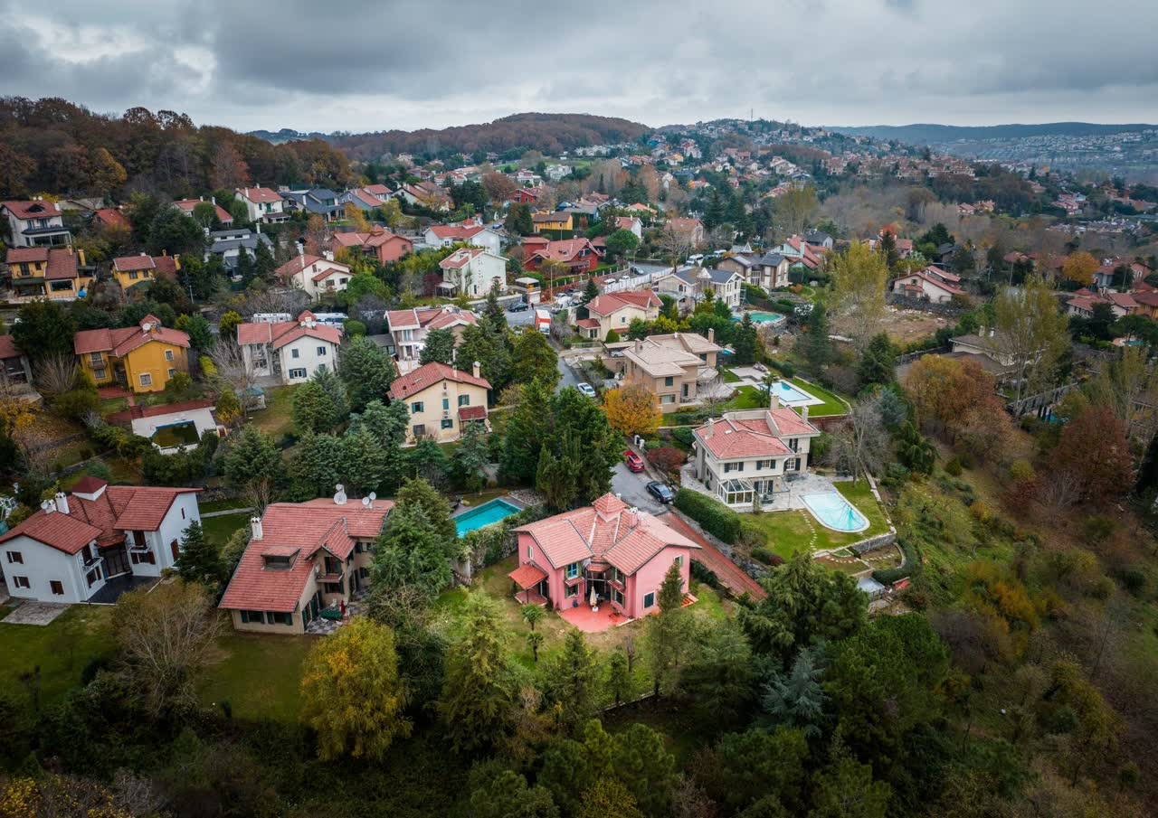 KÖY Zekeriyaköy’de Villa ile Daire Arasında Hangisi Daha Kârlı?
